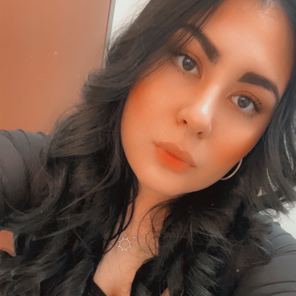 Meet your Posher, Eva